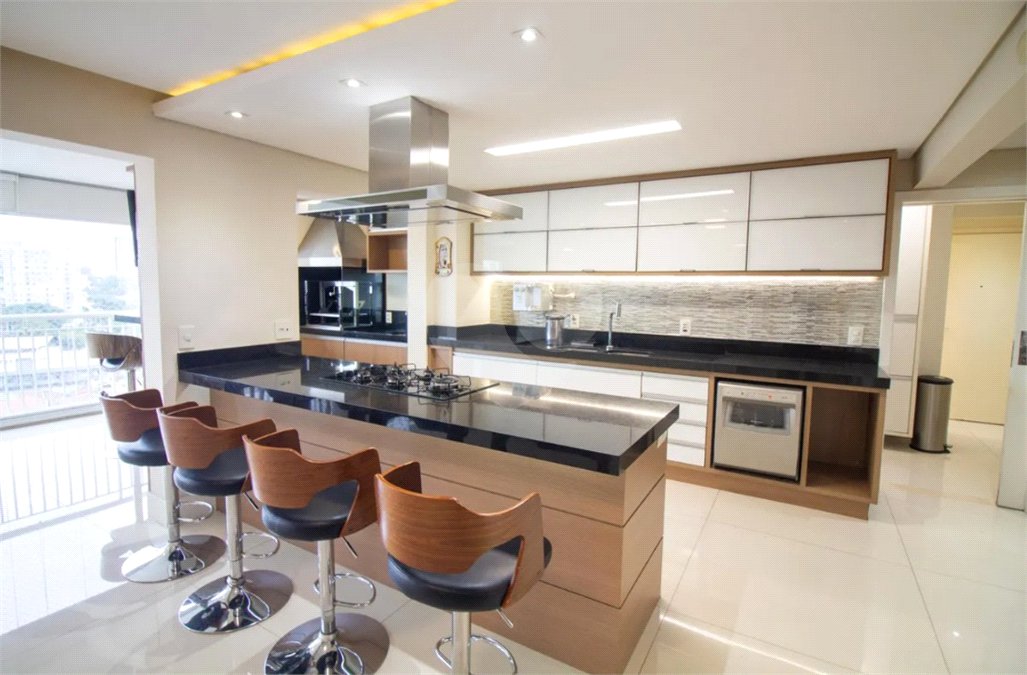 Apartamento à venda com 3 suítes em Jardim Dom Bosco, São Paulo, SP