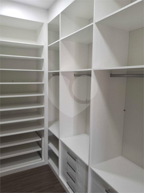 Casa à venda com 3 suítes no condomínio Portal do Jequitibá, Valinhos - SP