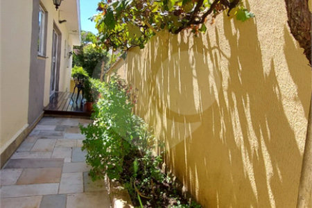 Casa à venda com 4 quartos, sendo 2 suítes, em Jardim São Caetano, São Caetano do Sul, SP