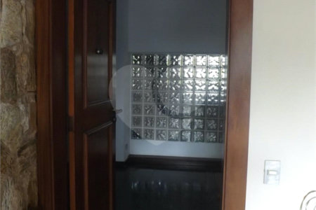 Casa à venda ou para alugar com 4 quartos, sendo 3 suítes,  no condomínio Villa das Flores, São Paulo - SP