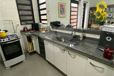 Casa Térrea à venda com 4 quartos, sendo 1 suíte,  em Vila Oliveira, Mogi das Cruzes, SP
