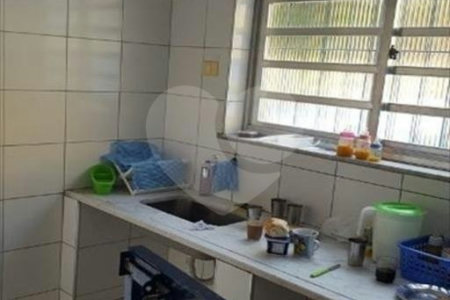Sobrado à venda com 4 quartos, sendo 1 suíte, em Vila Monumento, São Paulo, SP
