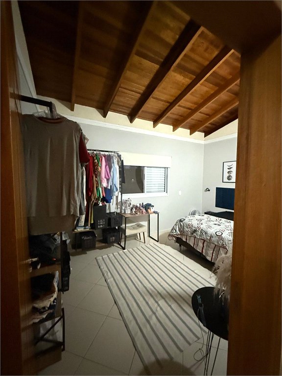 Sobrado à venda com 6 quartos, sendo 2 suítes, em Vila Áurea, Poá, SP