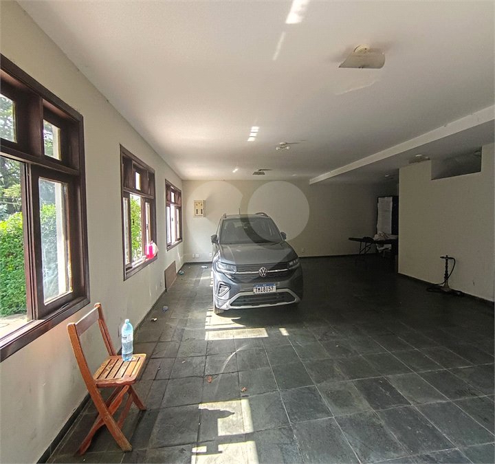 SOBRADO DE 426,0 M² COM 04 SUITES, SALÃO DE FESTAS, 06 VAGAS,06 BANHEIROS E PISCINA PARA LOCAÇÃO OU VENDA NO BARRO BRANCO