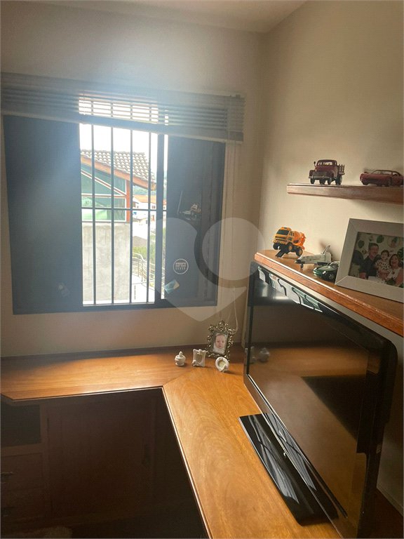 Sobrado à venda com 4 quartos, sendo 1 suíte, em Tremembé, São Paulo, SP