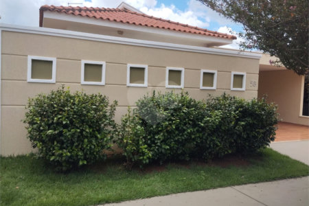 Casa à venda com 3 quartos, sendo 1 suíte,  no condomínio Vila Aracoara, Araraquara - SP