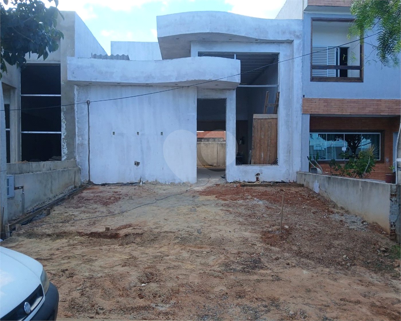 Casa à venda com 3 quartos, sendo 1 suíte, no condomínio Residencial Jardim, Sorocaba - SP