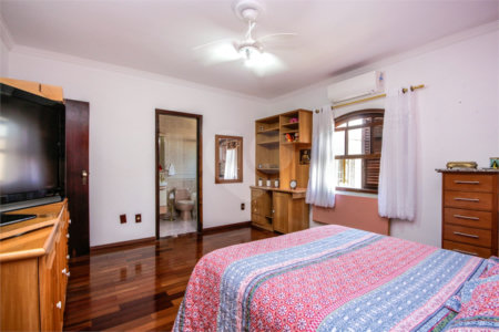 Casa à venda com 6 quartos, sendo 4 suítes, em Vila Anglo Brasileira, São Paulo, SP