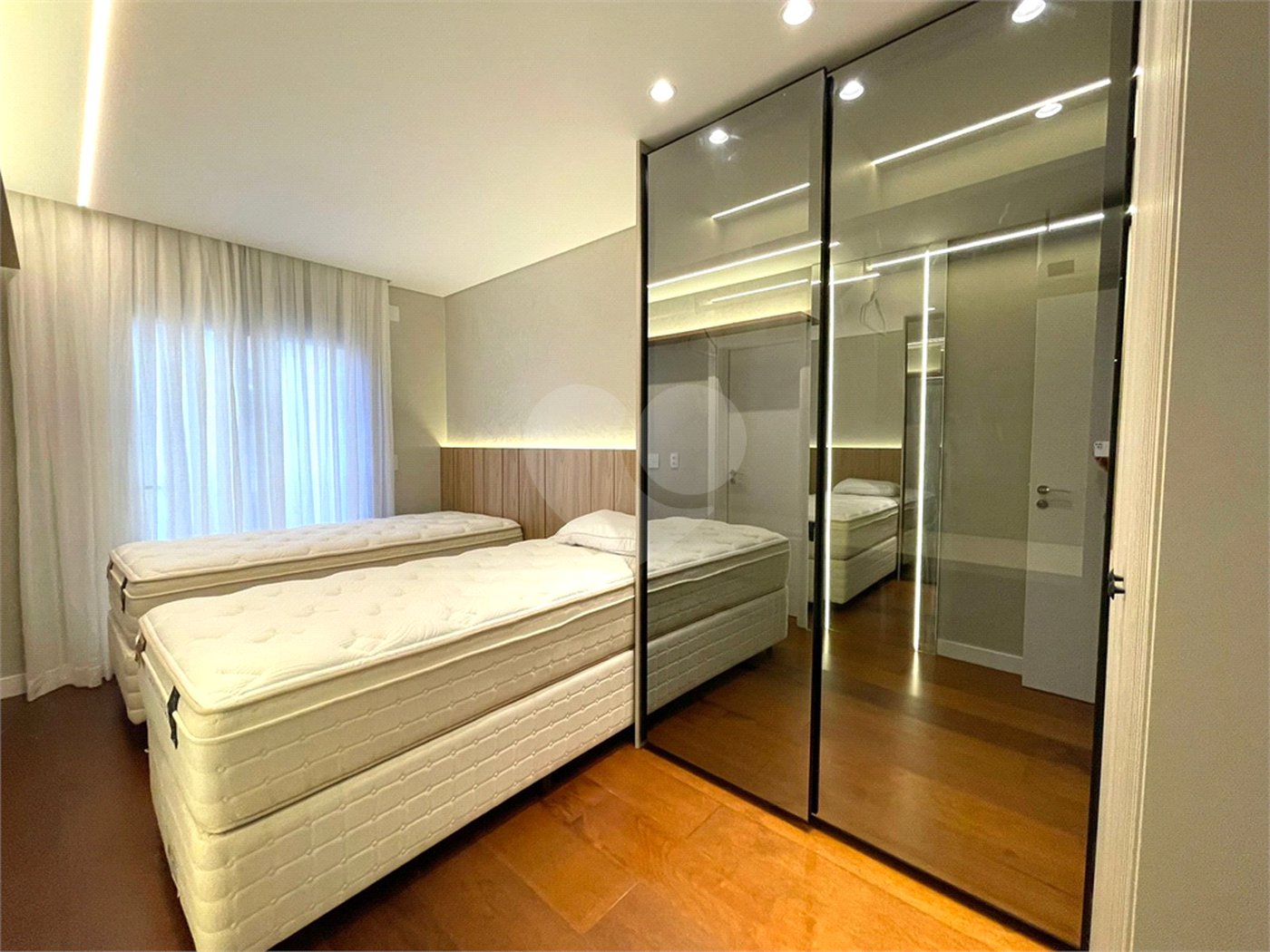 Apartamento à venda com 3 suítes em Jurerê, Florianópolis, SC