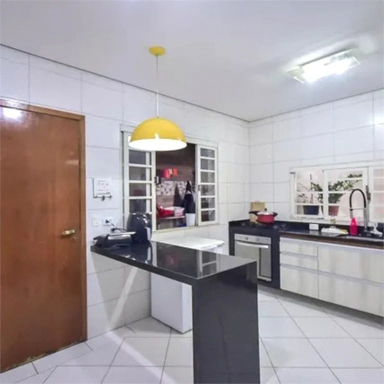 Sobrado à venda com 3 quartos, sendo 1 suíte,  em Vila Morse, São Paulo, SP
