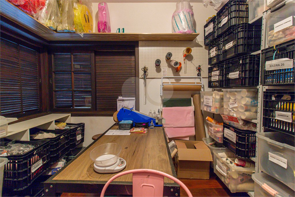 Casa à venda com 3 quartos, sendo 1 suíte,  no condomínio Jardim Hipico, São Paulo - SP