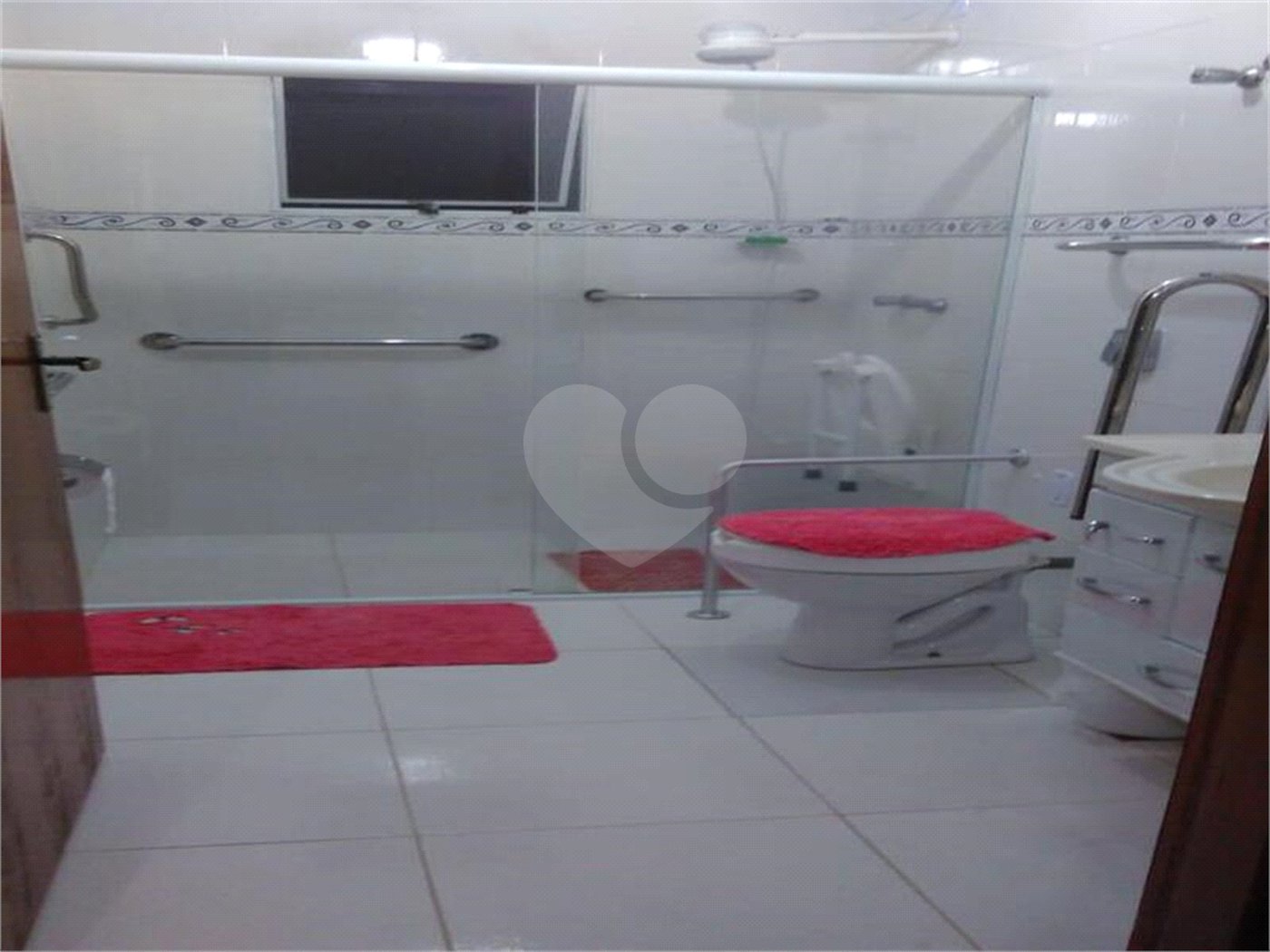 Casa à venda com 4 quartos, sendo 2 suítes, em Loteamento Jardim Parque das Palmeiras, Serra Negra, SP