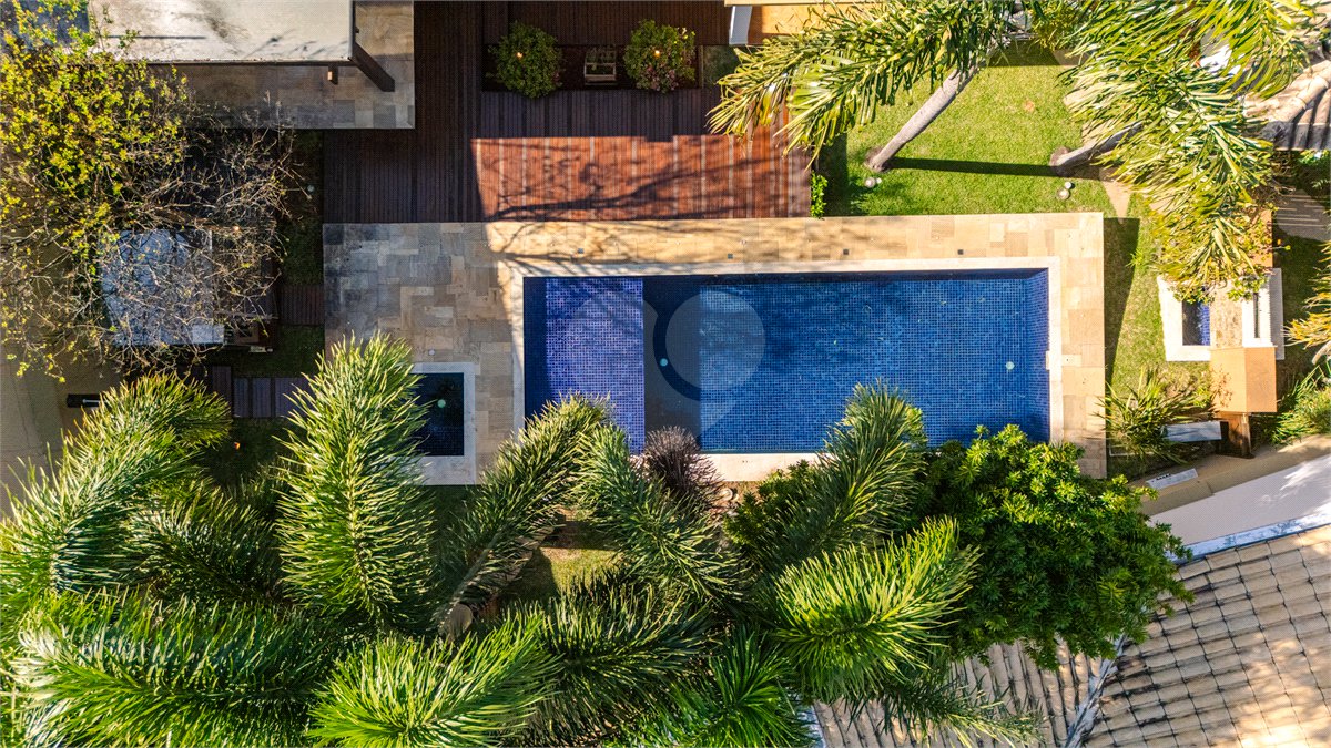 Casa à venda com 4 suítes no condomínio Villa Borghese, Indaiatuba - SP