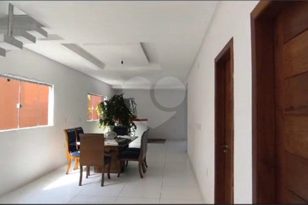 Casa à venda com 4 suítes no Centro, Santa Cruz Cabrália, BA