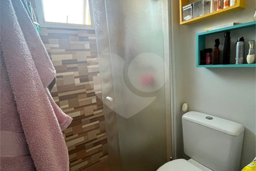 Casa à venda com 3 quartos, sendo 1 suíte, no condomínio Vila Siqueira, São Paulo - SP