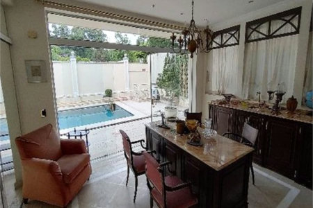 Sobrado de 344m2 à venda com 4 dormitórios no Pacaembu