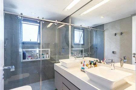 Apartamento de 149,51m2, 3 dormitórios, 1 suíte, toalete social, living 2 ambientes, 2 vagas fixas e lazer completo em Higienópolis.