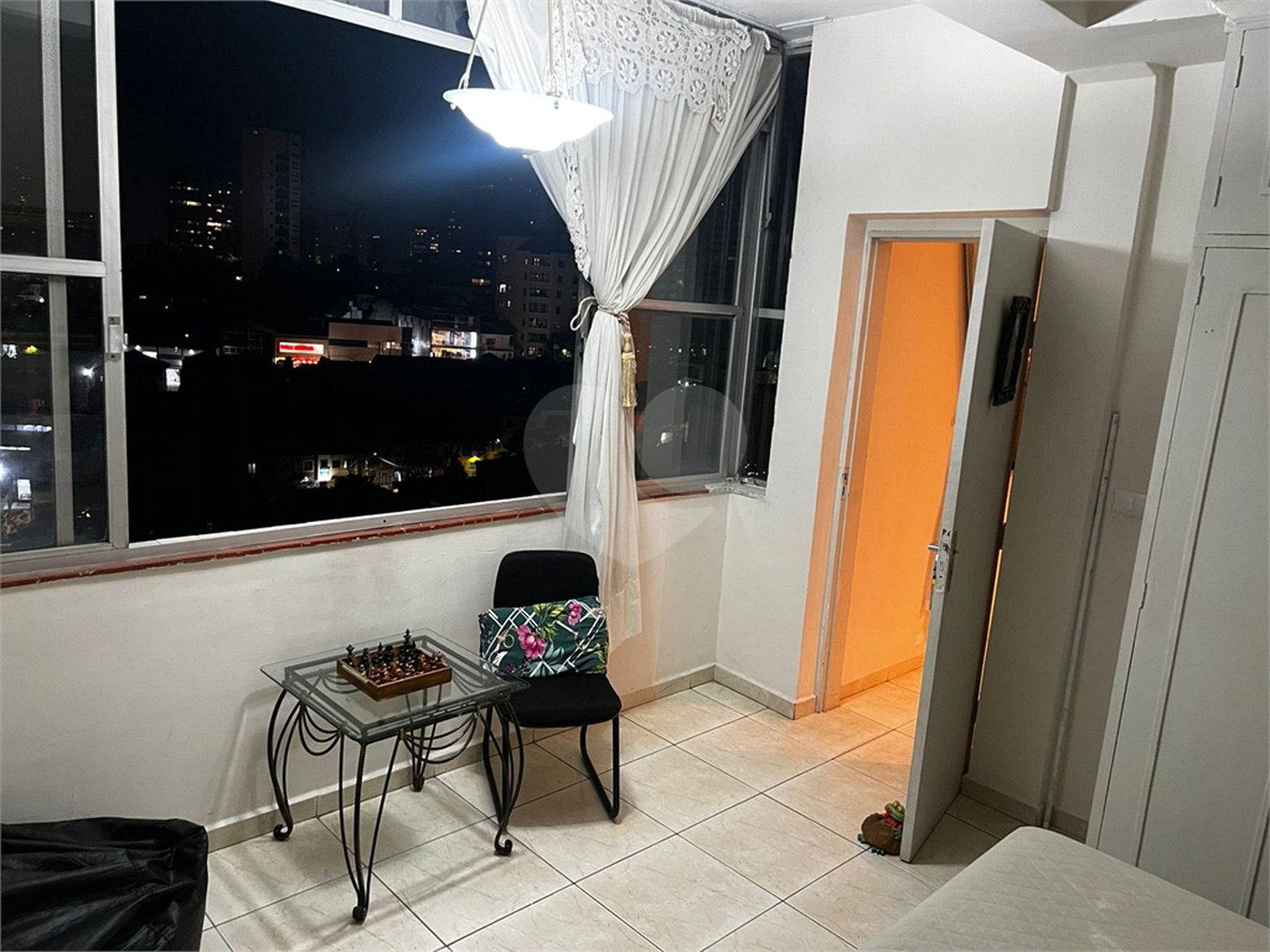 Apto à venda na V.Mariana/Aclimação - 110m2 - 3 Quartos/2 Banheiros - 800 m. metrô Paraíso.