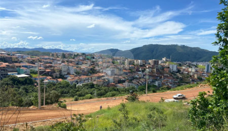 Terreno à venda em Jardim Bandeirantes, Poços de Caldas, MG