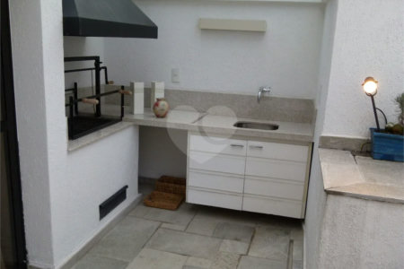 Cobertura Duplex com 126,metros quadrados próximo ao Shopping Pátio Paulista.