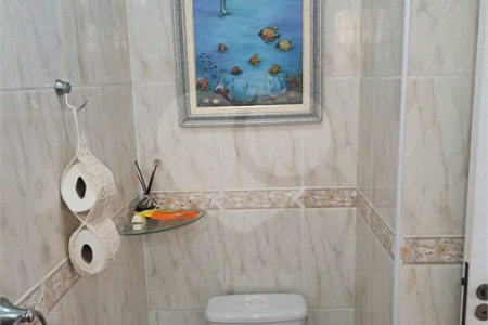 Casa Ampla com 5 Dormitórios, Piscina e Lazer Completo em Terreno de 1.260 m²