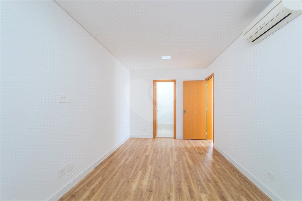 Casa à venda com 4 suítes no condomínio Villagio Quadrifolio, São Paulo - SP