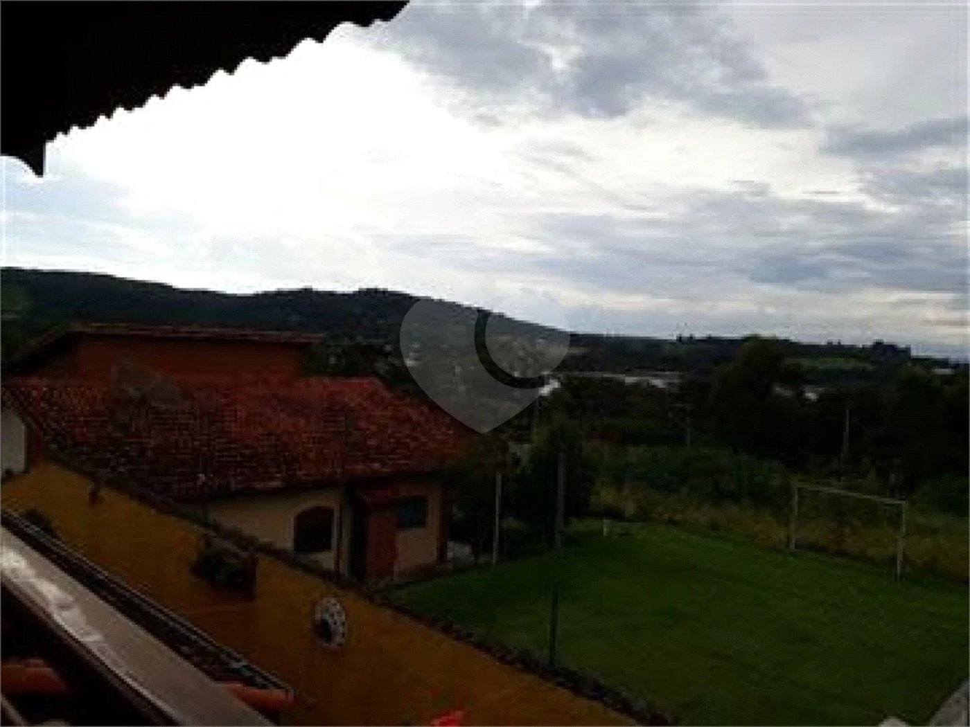 Casa à venda com 3 suítes em Estância Santa Maria do Laranjal, Atibaia, SP