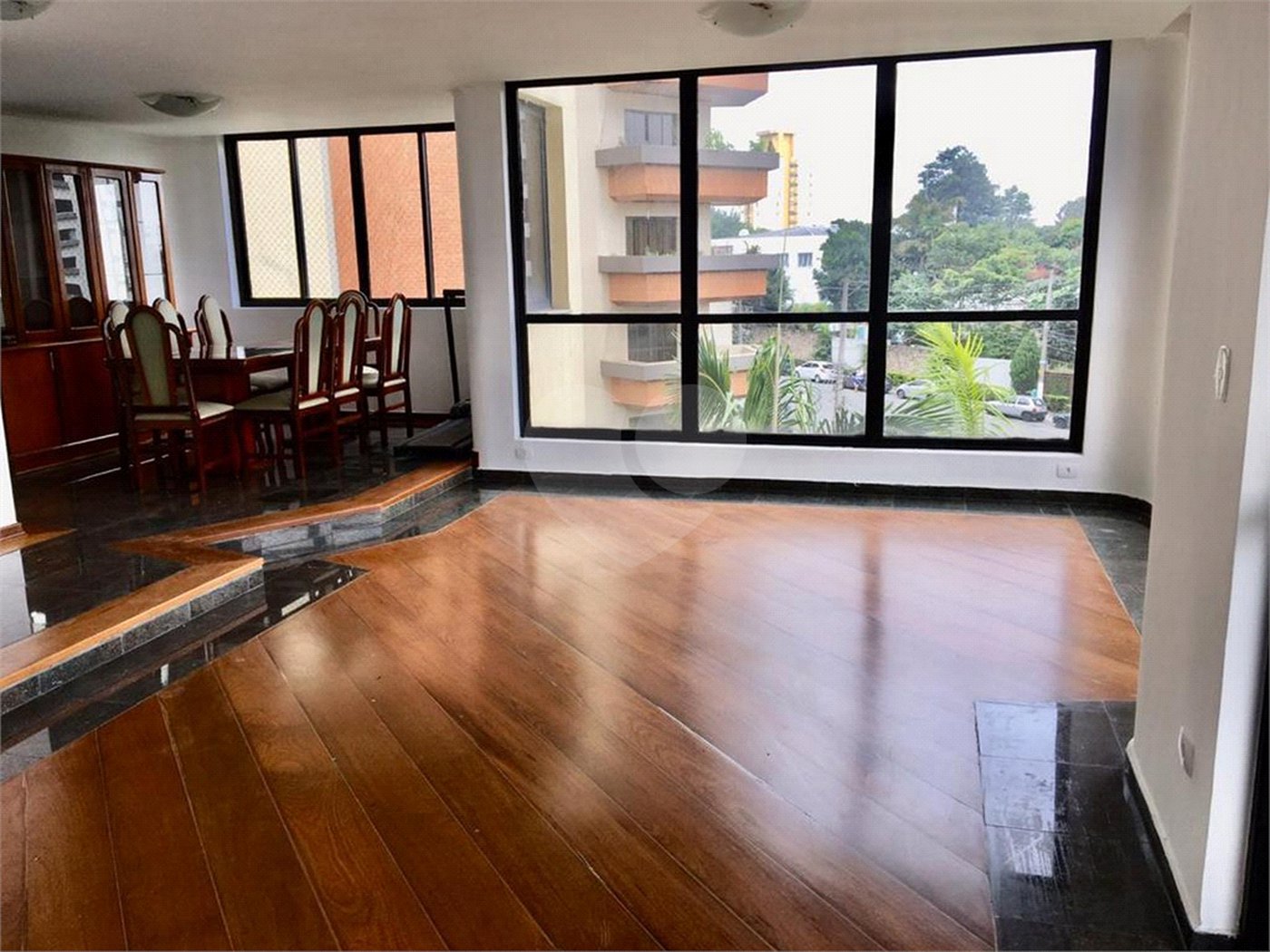 Apartamento no Bosque da Saúde com 4 dormitórios.