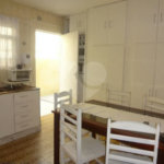 Casa térrea à venda na Vila Mazzei, em rua tranquila