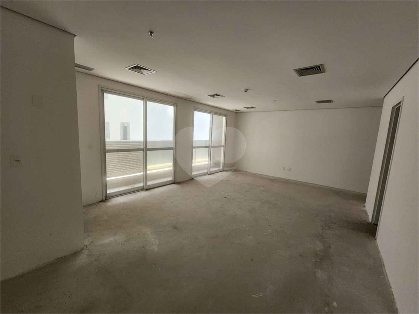 Sala comercial a venda em frente ao Allianz Parque