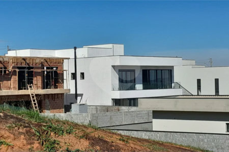 Casa a Venda no Condomínio Reserva Santa Isabel em Louveira/SP