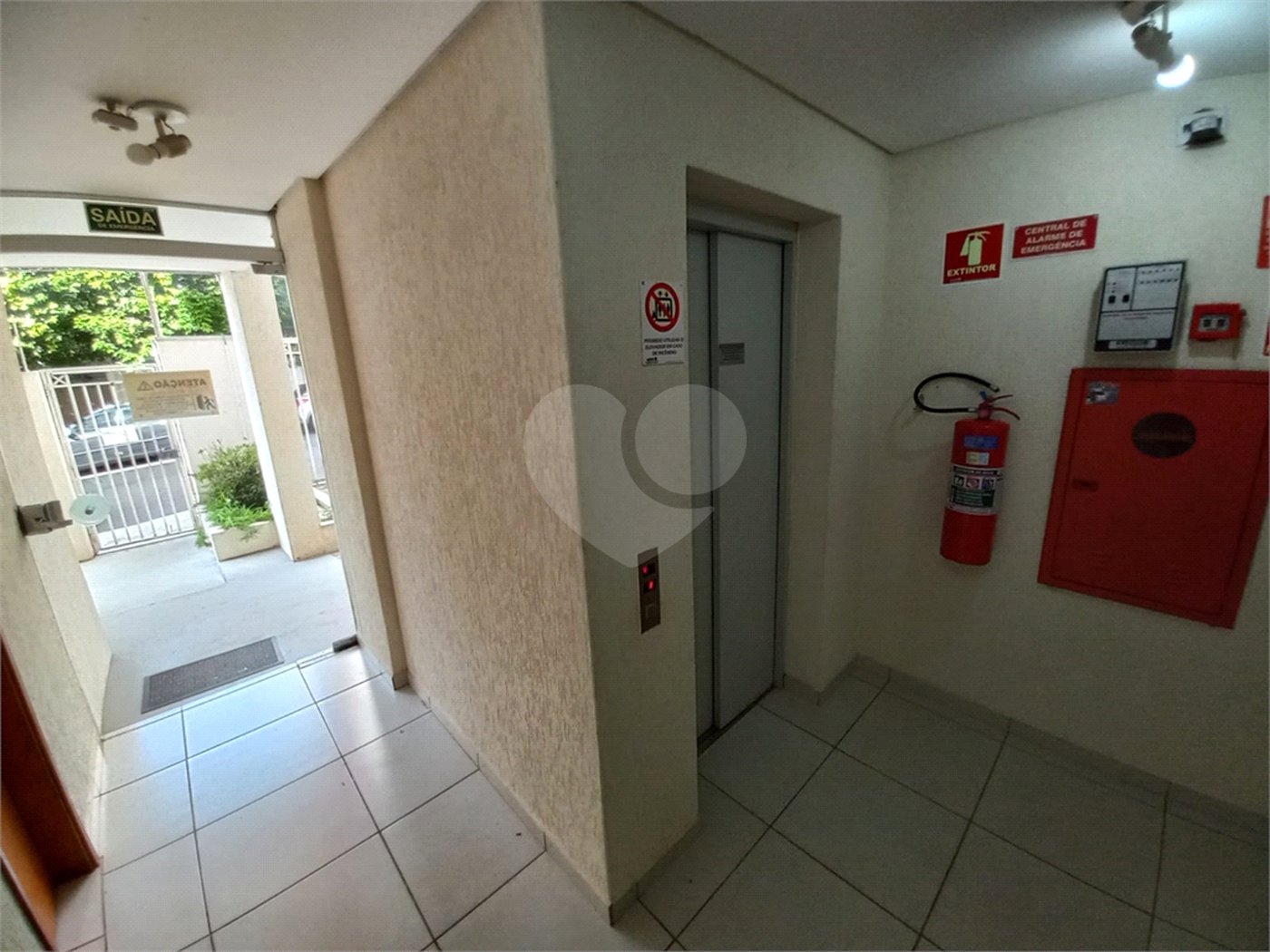 Apartamento no Condomínio Veneza