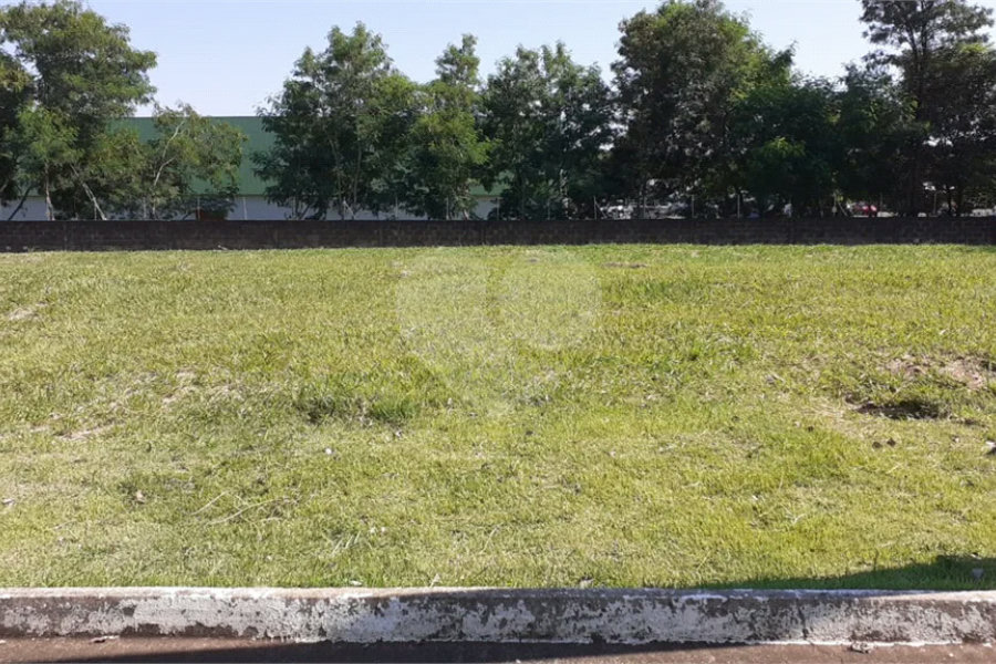 Excelente terreno à venda no condomínio Terras de Piracicaba V - topografia plana - financia