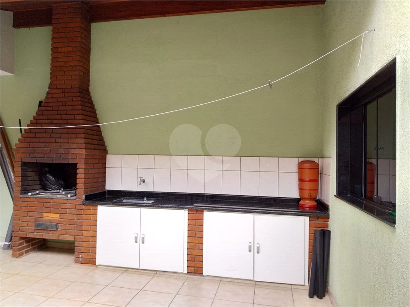 Casa com 324m², 4 dormitórios, sendo 1 suíte, 4 vagas, à venda no Jardim Las Vegas em Santo André.