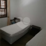 Casa Térrea com 3 quartos sendo 1 suíte. 1.400m² A/T. Jardim Floresta, Atibaia, SP