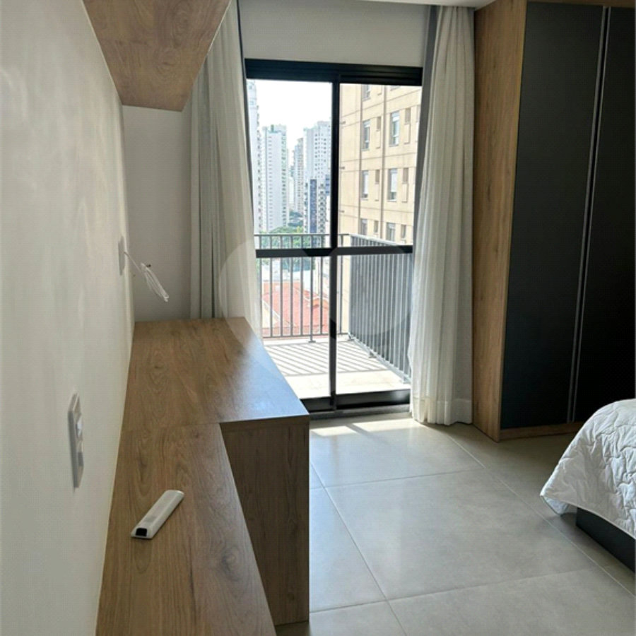 Apartamento mobiliado para locação em Moema.