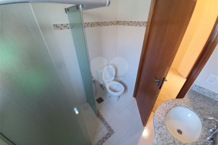 Casa Térrea no Condomínio Damha I,