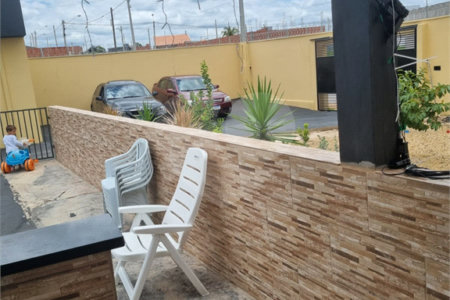 Casa Térrea à venda com 3 quartos, sendo 1 suíte,  no Centro, Ibaté, SP