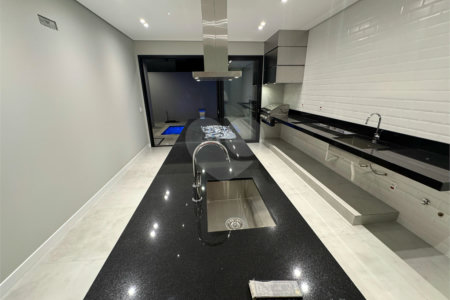 CASA A VENDA COM 3 DORMITÓRIOS, SENDO 1 SUITE NO SESIDENCIAL VILLENEUVE