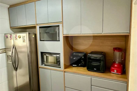 Casa de Alto Padrão à Venda no Parque dos Pássaros – 350 m²