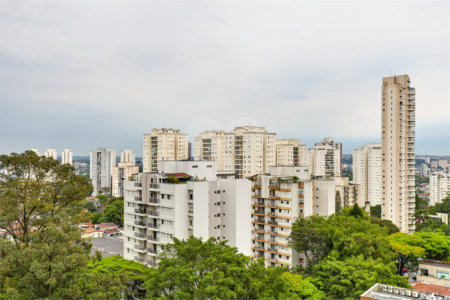 Apartamento à venda com 3 suítes em Jardim Marajoara, São Paulo, SP