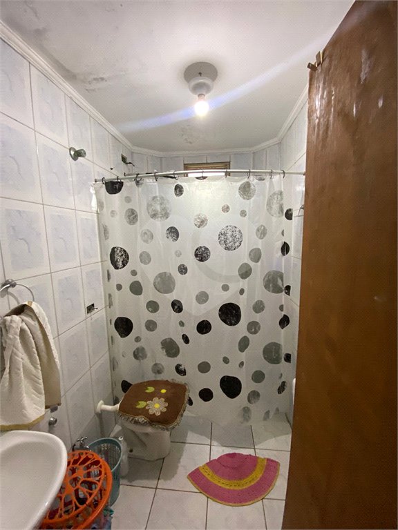 Casa Térrea com 2 dormitórios.