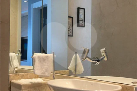 Apartamento na Mooca com 204 m² com vista maravilhosa, sendo 3 suítes e 4vagas.