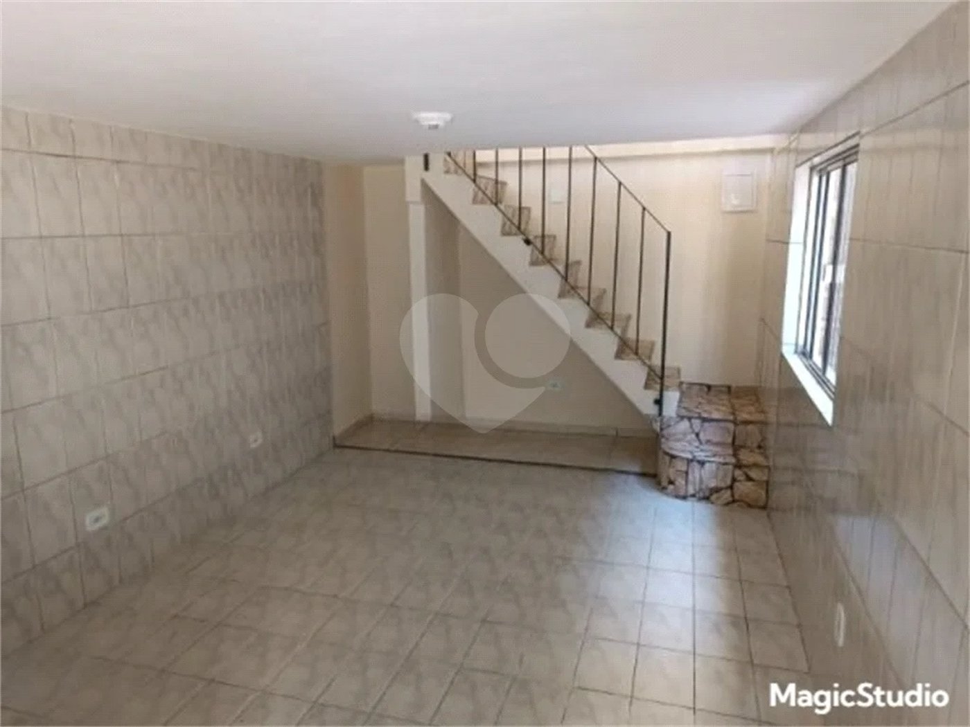 4 casas independentes em terreno de 245m² , à venda no Jardim Soares em Guainazes.