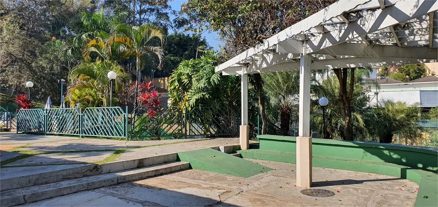 Casa à venda com 4 quartos, sendo 2 suítes, no condomínio Vila Panamericana, São Paulo - SP