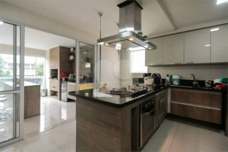 Apartamento na Mooca com 204m² amplo à venda 3 quartos, sendo 3 suítes, e 4 vagas