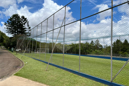 Terreno em condomínio fechado com 512 metros