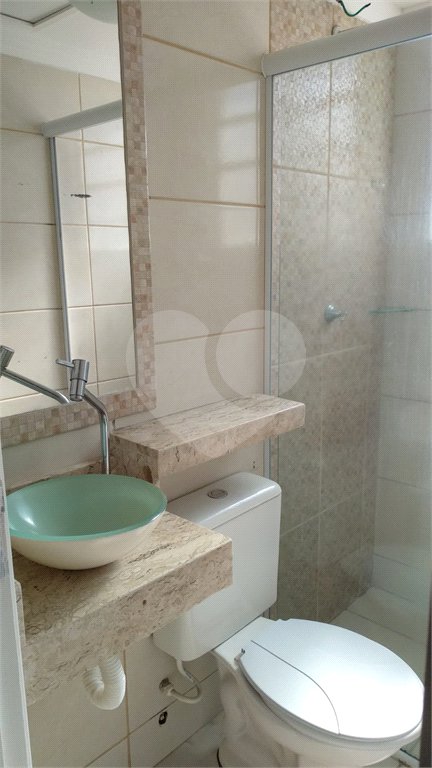 Apartamento no Condomínio Monte Azul.