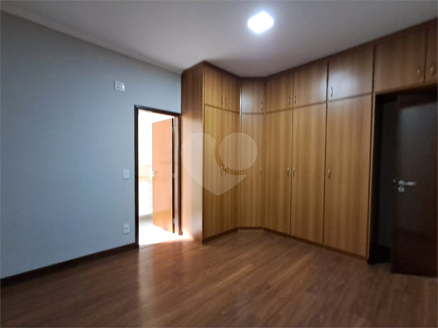 Casa à venda próxima ao SESC com 3 suites
