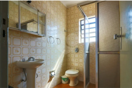 Casa com 210m² , 3 dormitórios , sendo 1 suíte , 2 vagas , à venda no Jabaquara.